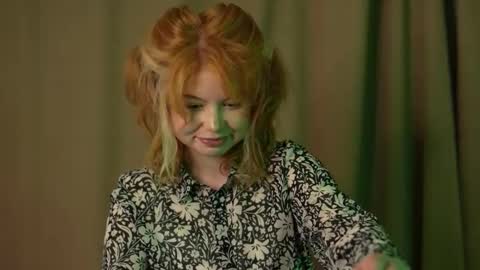 Stella online show from 09-18-25, 01:18