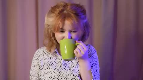 Stella online show from 09-19-25, 05:09