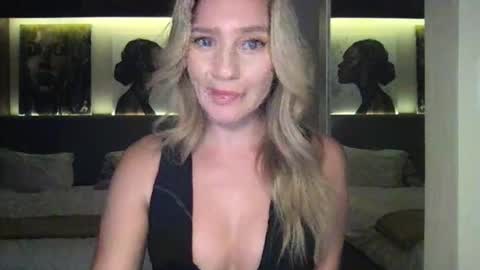 Stella online show from 09-30-25, 12:54