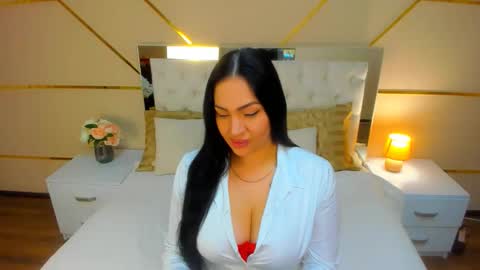 Snapshot of stella_nelson chatting on 10-21-25, 05:30 Stella Nelson online show from 10-21-25, 05:30