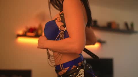 Snapshot of stella_shock chatting on 12-17-24, 12:00 Stella online show from 12-17-24, 12:00