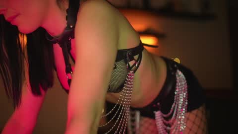 Snapshot of stella_shock chatting on 12-30-24, 05:48 Stella online show from 12-30-24, 05:48