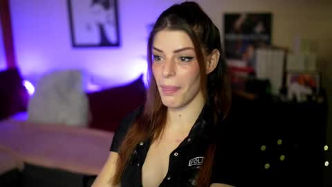 Snapshot of stella_shock chatting on 10-13-25, 03:45 Stella online show from 10-13-25, 03:45