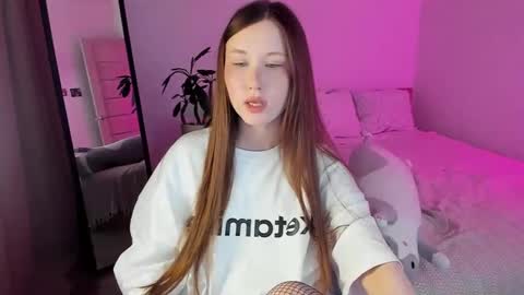 stella_sunny online show from 02-28-25, 12:10