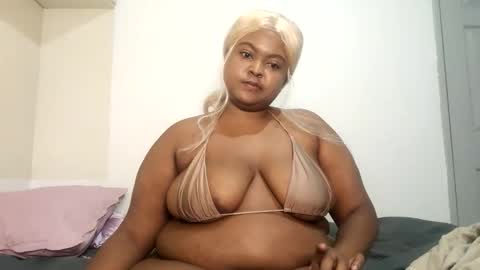 Snapshot of stella_wella chatting on 11-15-25, 10:26 stella_wella online show from 11-15-25, 10:26