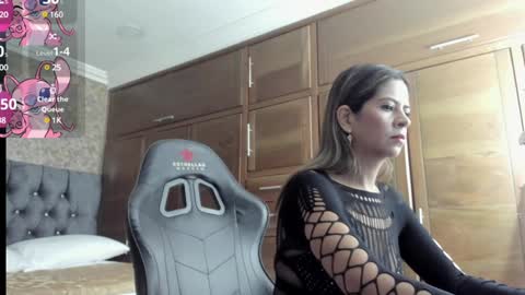 Estella online show from 12-21-24, 08:43