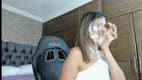 Estella online show from 01-03-25, 11:12