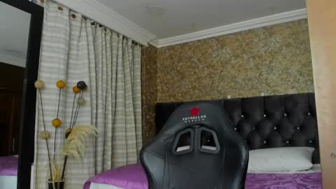 Estella online show from 01-26-25, 02:35