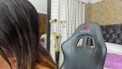 Estella online show from 01-28-25, 11:50