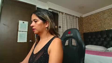 Estella online show from 09-08-25, 07:35