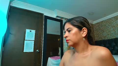 Estella online show from 09-13-25, 08:52