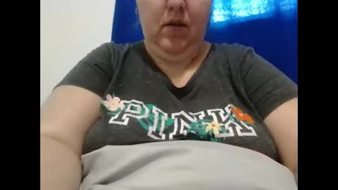 Snapshot of stellabigboobs chatting on 12-15-25, 04:44 stellabigboobs online show from 12-15-25, 04:44