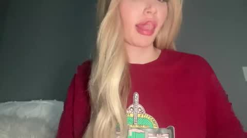 Snapshot of stellacummings chatting on 02-12-25, 07:55 Stella Bella online show from 02-12-25, 07:55