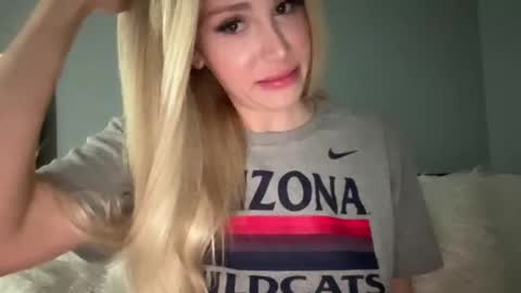 Snapshot of stellacummings chatting on 03-04-25, 06:04 Stella Bella online show from 03-04-25, 06:04