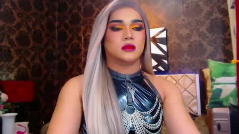 CALL ME STELLA online show from 01-05-25, 01:04