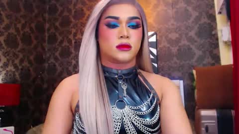 CALL ME STELLA online show from 02-11-25, 01:09