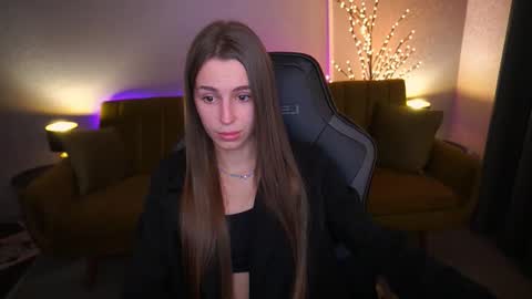 stellahoneywell online show from 11-19-25, 09:26