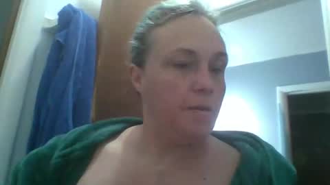 Snapshot of stellaquinn1775 chatting on 11-29-25, 02:20 Stella online show from 11-29-25, 02:20