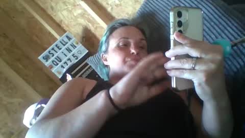 Snapshot of stellaquinn1775 chatting on 12-17-25, 06:36 Stella online show from 12-17-25, 06:36