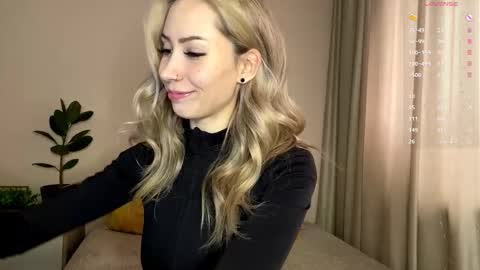 Snapshot of stellar_blade chatting on 02-01-26, 08:24 Alexia online show from 02-01-26, 08:24