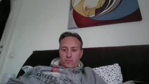 Snapshot of sten015 chatting on 11-12-25, 02:28 sten015 online show from 11-12-25, 02:28