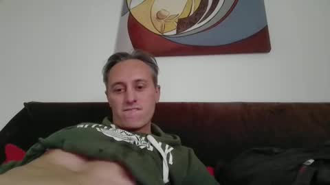 Snapshot of sten015 chatting on 12-02-25, 01:28 sten015 online show from 12-02-25, 01:28