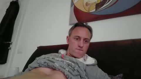 Snapshot of sten015 chatting on 02-11-26, 01:49 sten015 online show from 02-11-26, 01:49