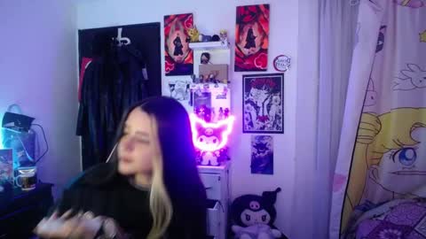 Snapshot of stephani_rousso chatting on 09-25-25, 11:19 joha cosmo online show from 09-25-25, 11:19
