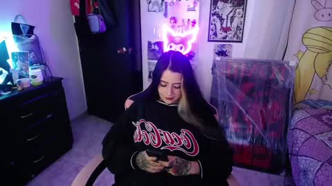 Snapshot of stephani_rousso chatting on 10-10-25, 11:04 joha cosmo online show from 10-10-25, 11:04