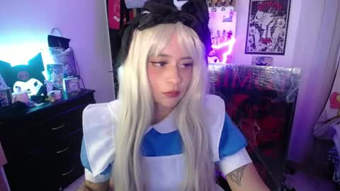Snapshot of stephani_rousso chatting on 10-12-25, 03:49 joha cosmo online show from 10-12-25, 03:49