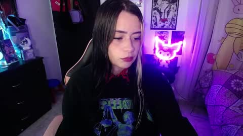 Snapshot of stephani_rousso chatting on 10-12-25, 10:53 joha cosmo online show from 10-12-25, 10:53