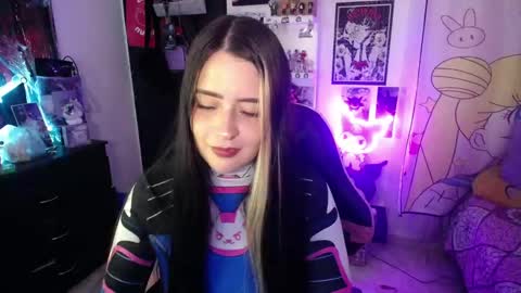 Snapshot of stephani_rousso chatting on 10-14-25, 11:27 joha cosmo online show from 10-14-25, 11:27