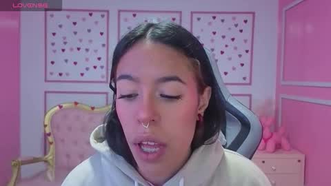 Stephania online show from 10-06-25, 11:29