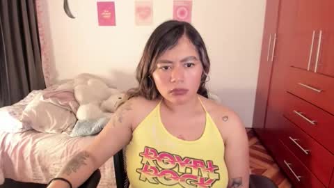 Stephanie  online show from 11-18-25, 01:22