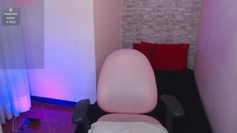 stephany_rodriguez_ online show from 10-14-25, 01:56