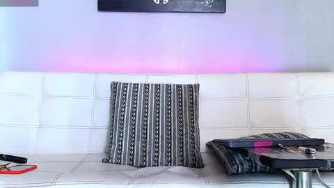    ................     online show from 03-09-25, 08:52