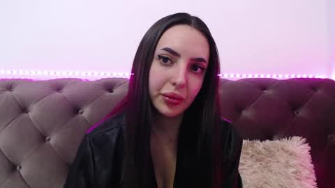 StepMommy19 online show from 02-19-25, 08:41