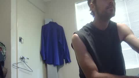 Snapshot of steveaussie chatting on 01-12-25, 07:00 Australian420 online show from 01-12-25, 07:00