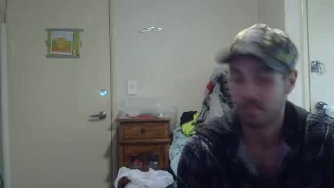 Snapshot of steveaussie chatting on 02-04-25, 02:39 Australian420 online show from 02-04-25, 02:39