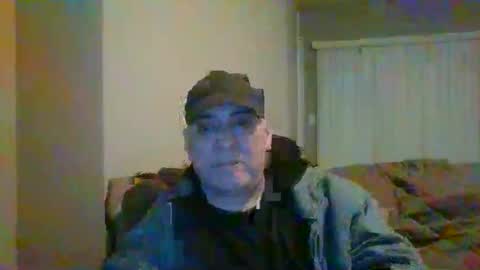 Snapshot of stevecv67 chatting on 10-28-25, 05:11 Steve online show from 10-28-25, 05:11
