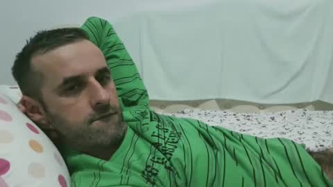 Snapshot of stevenpit chatting on 12-17-24, 04:32 stevenpit online show from 12-17-24, 04:32