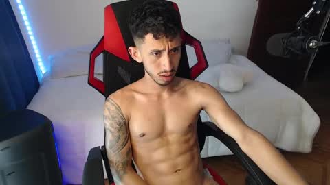 Snapshot of stevensex501 chatting on 01-01-25, 02:09 steven online show from 01-01-25, 02:09