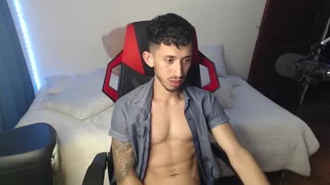 Snapshot of stevensex501 chatting on 01-03-25, 12:11 steven online show from 01-03-25, 12:11