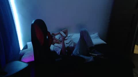 Snapshot of stevensex501 chatting on 01-04-25, 04:33 steven online show from 01-04-25, 04:33