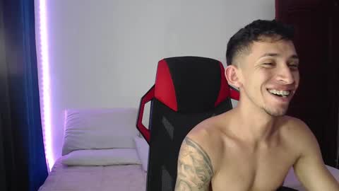 Snapshot of stevensex501 chatting on 01-27-25, 01:05 steven online show from 01-27-25, 01:05