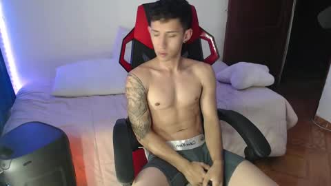 Snapshot of stevensex501 chatting on 02-02-25, 02:27 steven online show from 02-02-25, 02:27