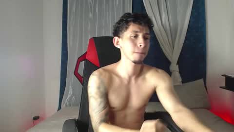 Snapshot of stevensex501 chatting on 10-05-25, 06:01 steven online show from 10-05-25, 06:01