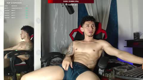 Snapshot of stevensex501 chatting on 12-14-25, 03:45 steven online show from 12-14-25, 03:45