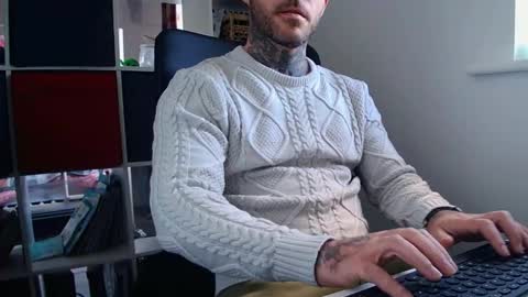 Snapshot of stevie_rae chatting on 10-25-25, 04:02 stevie_rae online show from 10-25-25, 04:02