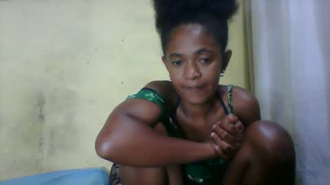 sthela915849 online show from 01-18-26, 04:00